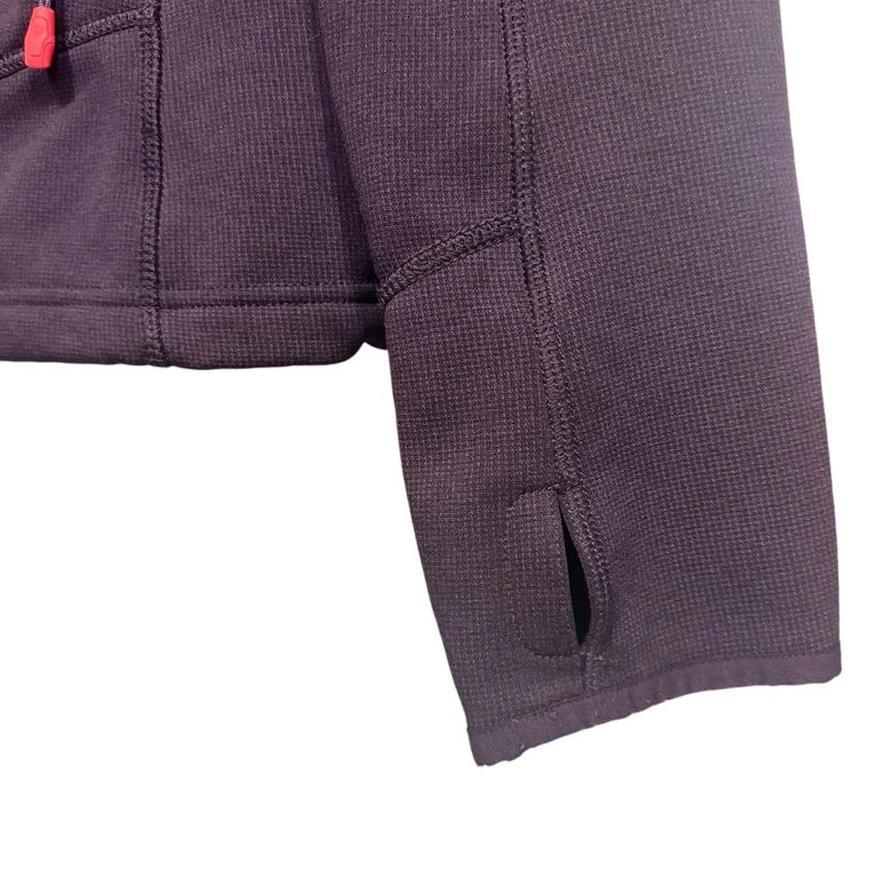 Mountain Hardware Lightweight Hooded Jacketet with Thumb Holes S/P